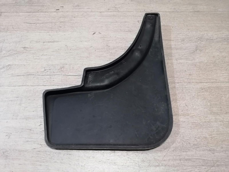 Sandero №7 брызговик задний левый