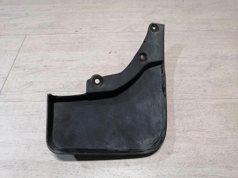 Sandero №8 брызговик задний левый