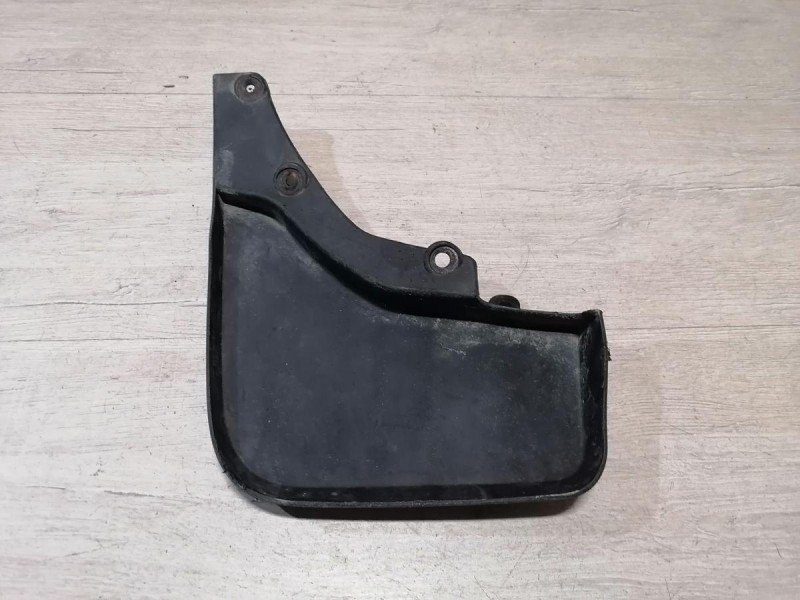 Sandero №8 брызговик задний правый