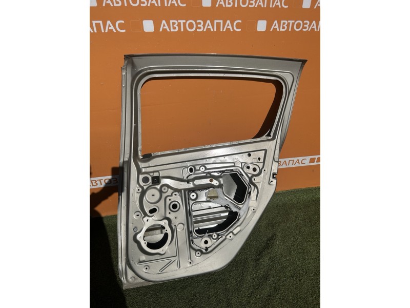 Sandero №8 дверь задняя правая деф