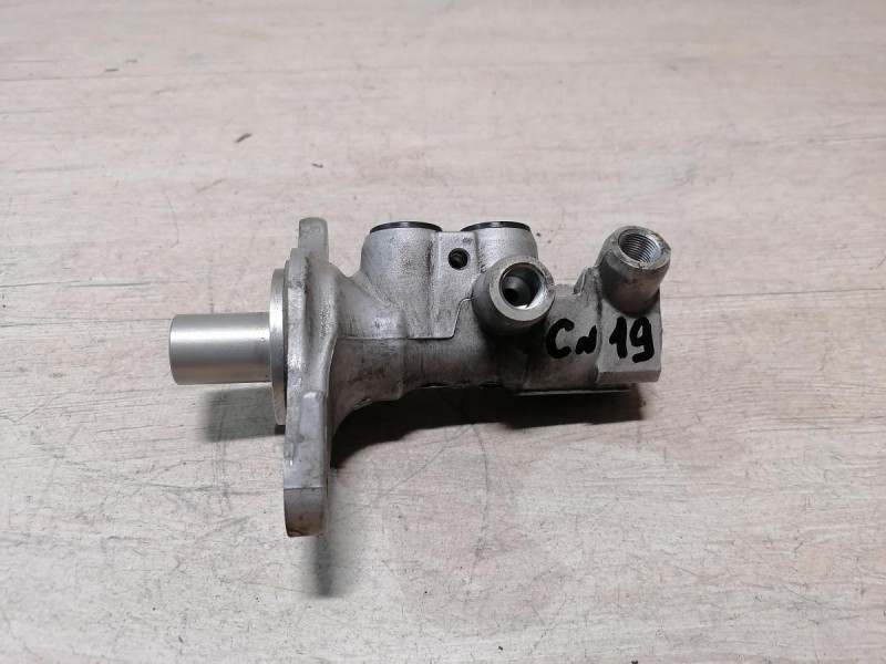 Sandero 2 цилиндр тормозной главный