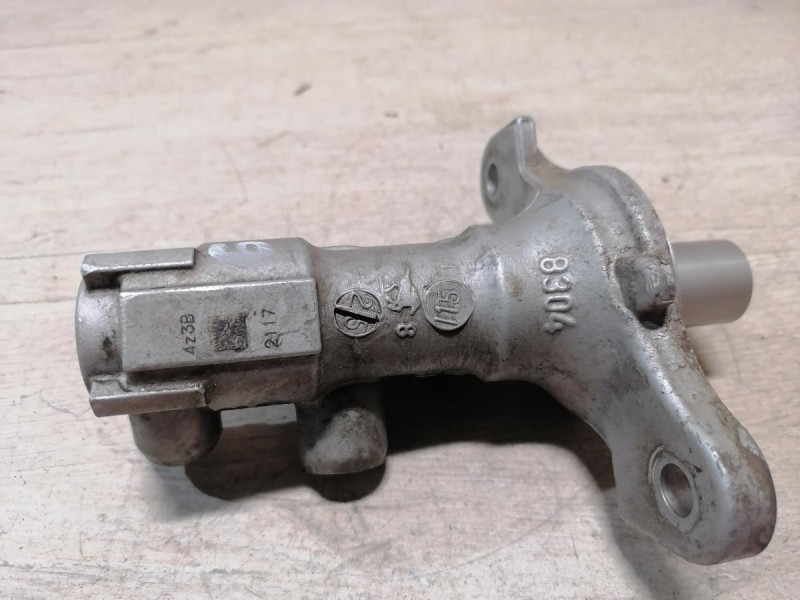 Sandero 2 цилиндр тормозной главный