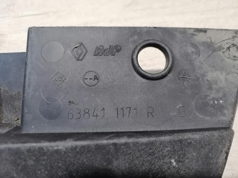 Sandero №9 брызговик передний левый степвей