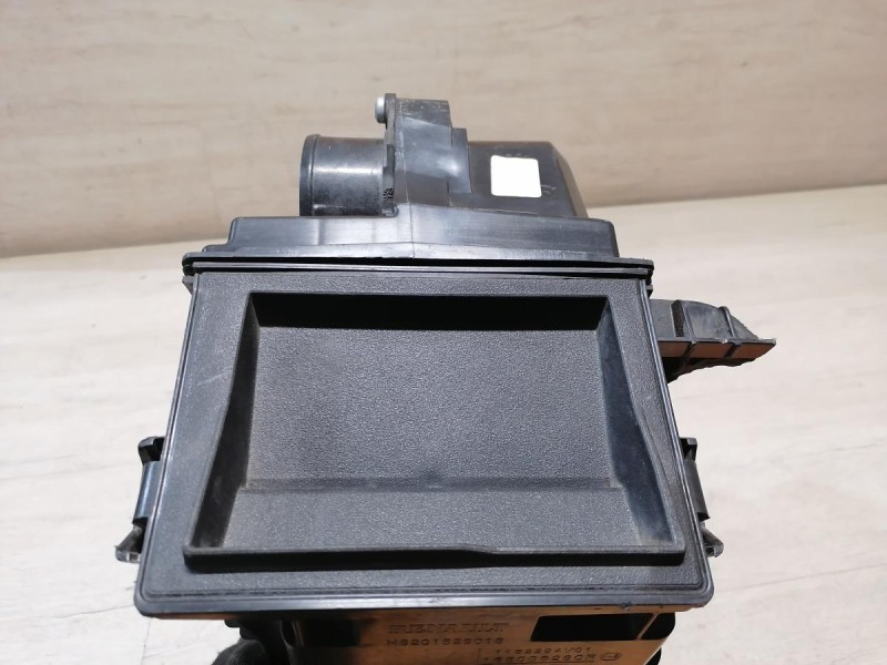 Sandero №9 корпус воздушного фильтра H4M деф
