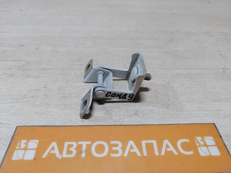 Sandero №9 петля багажника