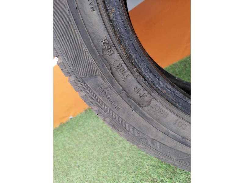 Sandero №9 шина 205/55 r16 данлоп зима липучка плохая