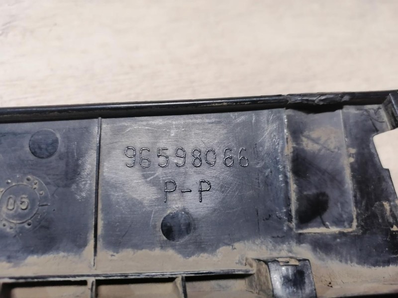 Sens №1 накладка стойки двери передняя правая деф