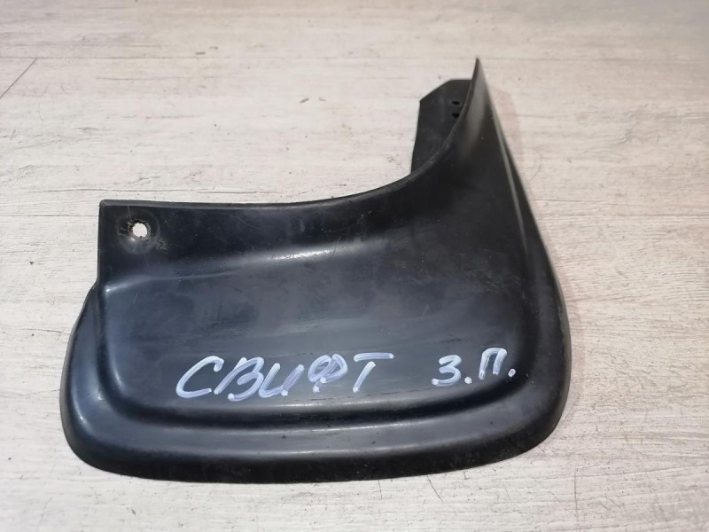 Swift брызговик задний правый