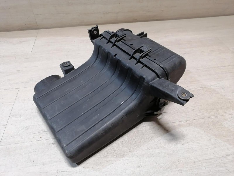 Swift корпус воздушного фильтра деф