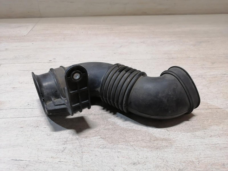 Swift патрубок корпуса воздушного фильтра воздухозаборник