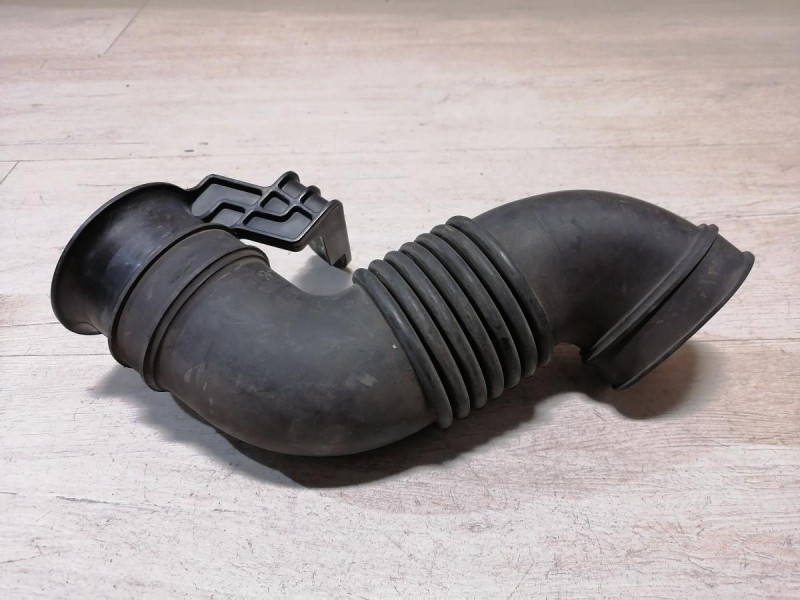 Swift патрубок корпуса воздушного фильтра воздухозаборник