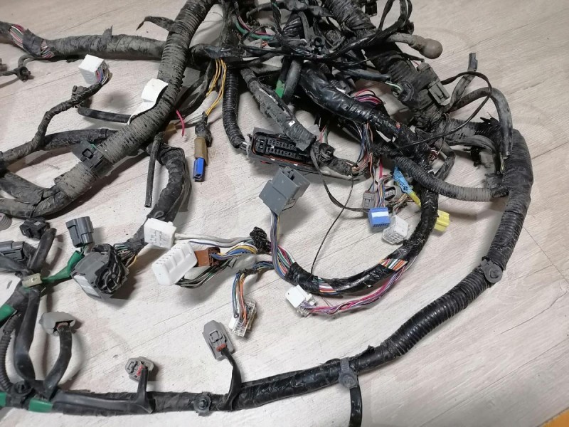 Swift проводка подкапотная деф