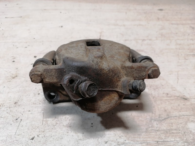 Swift суппорт передний правый