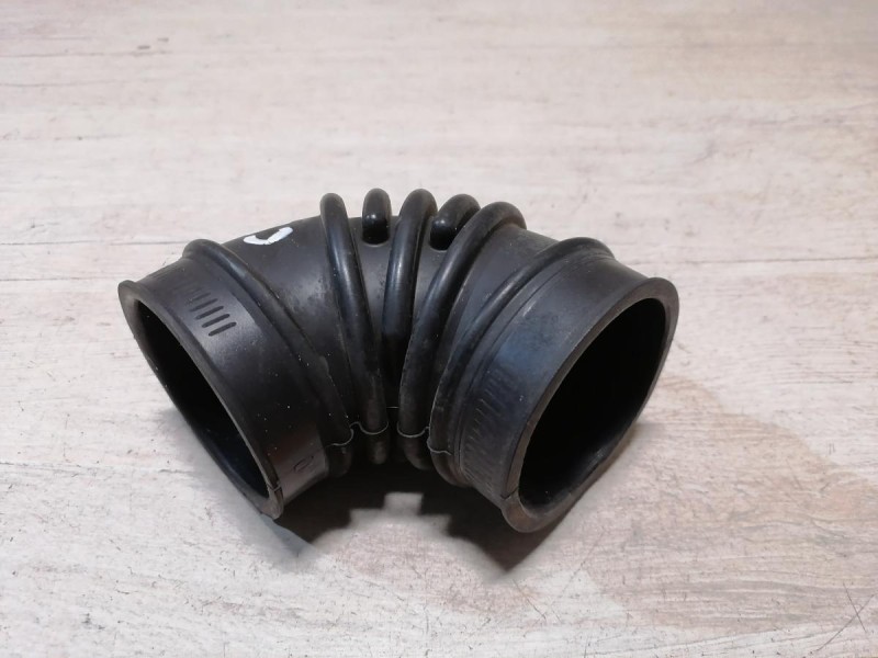 Swift патрубок корпуса воздушного фильтра дроссельной заслонки