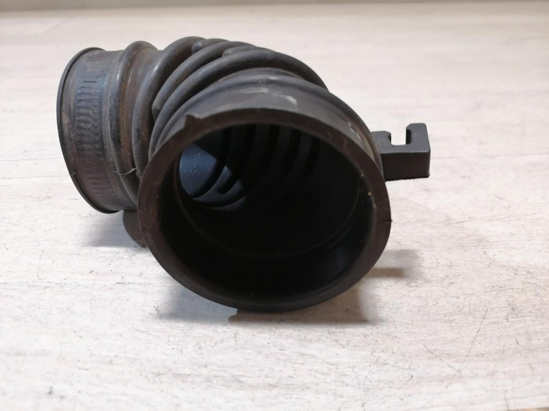 Swift патрубок корпуса воздушного фильтра дроссельной заслонки