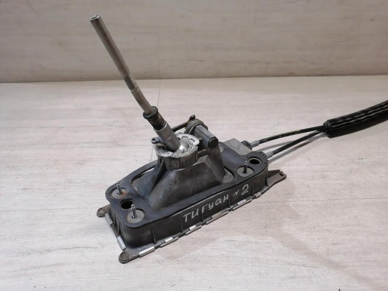 Tiguan №2 кулиса МКПП в сборе трос деф