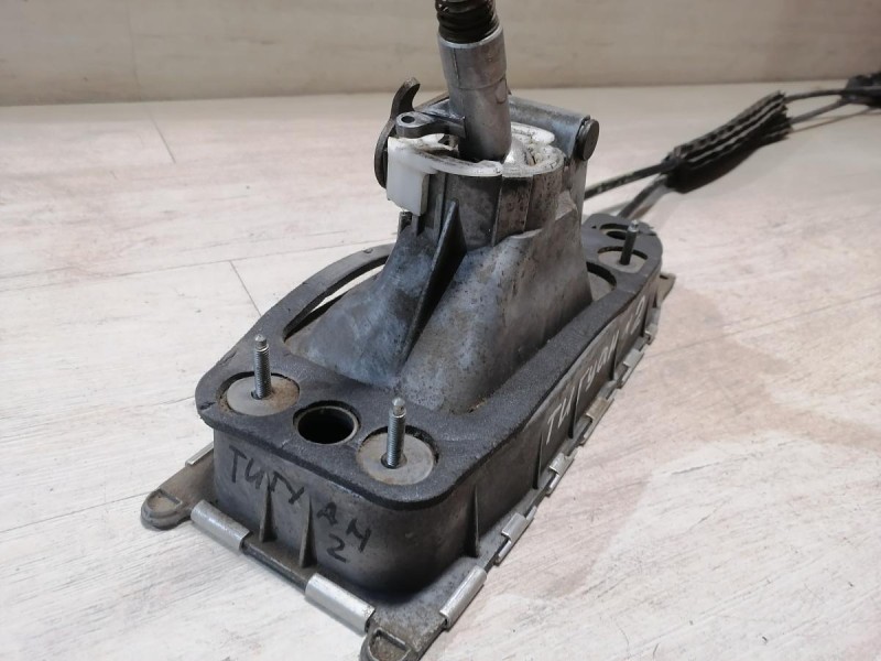 Tiguan №2 кулиса МКПП в сборе трос деф