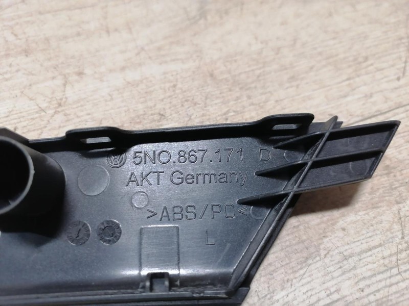 Tiguan №2 накладка ручки обшивки двери левая