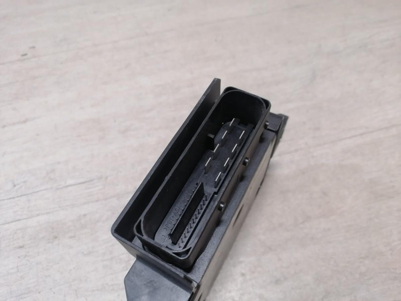 Tiguan №3 блок управления парковочным тормозом