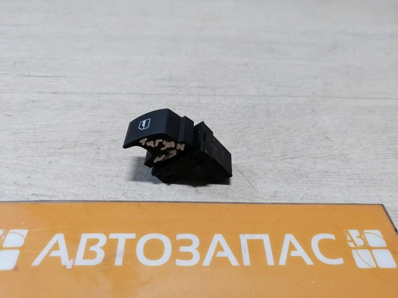 Tiguan №3 кнопка стеклоподъемника