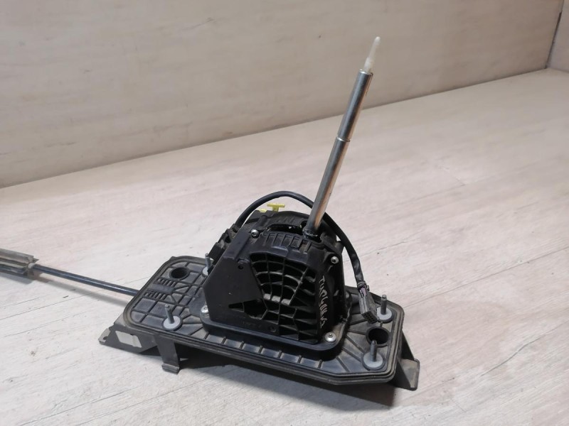 Tiguan №3 кулиса акпп с тросом