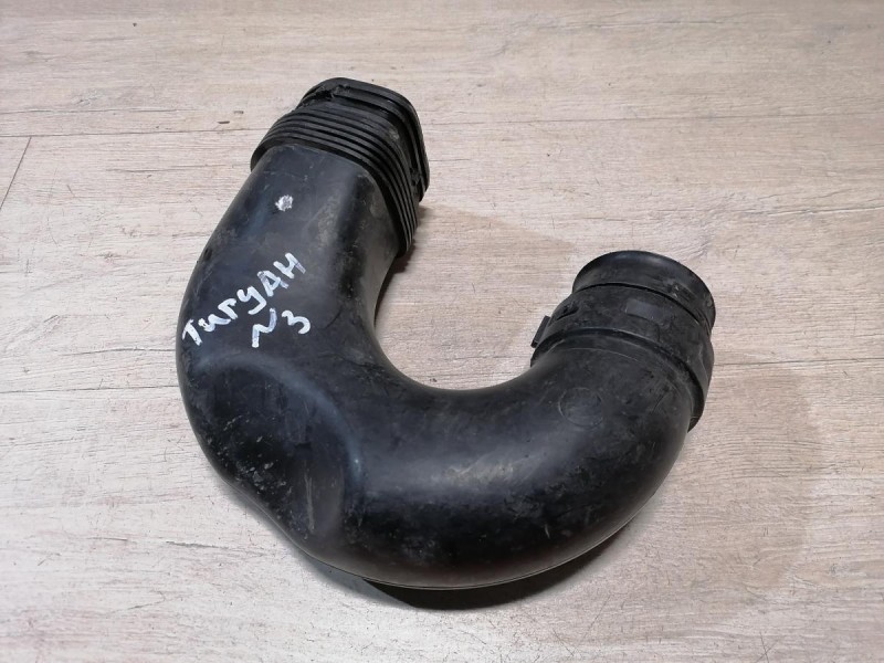Tiguan №3 патрубок воздушного фильтра 5n0129618