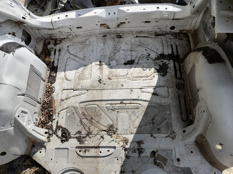 Tiguan панель задняя ниша под запаску