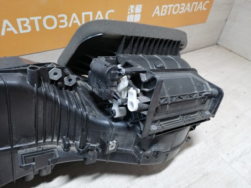 Tiguan №1 печка корпус под климат контроль