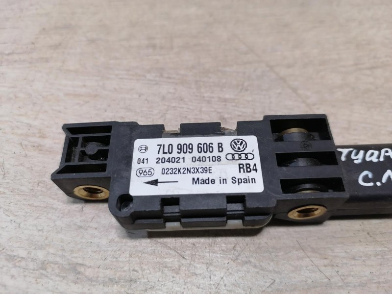 Touareg датчик удара средний