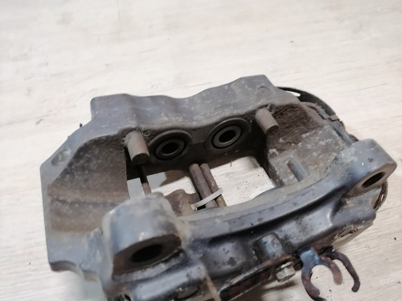 Touareg суппорт задний правый 3,0 BREMBO