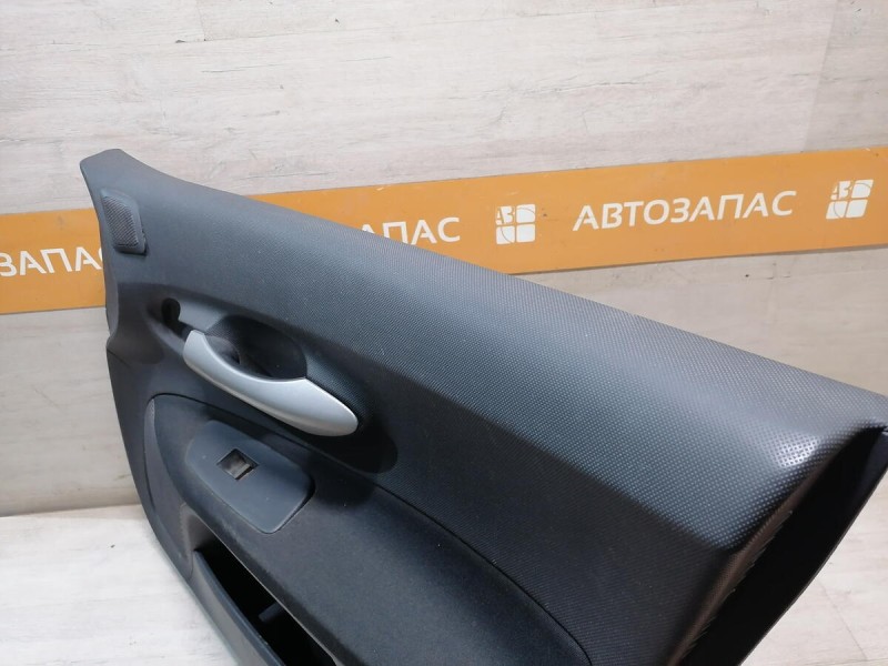 Auris обшивка двери передняя правая эл деф