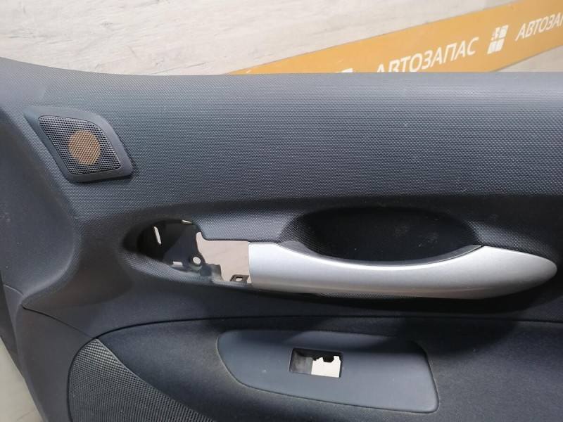 Auris обшивка двери передняя правая эл деф