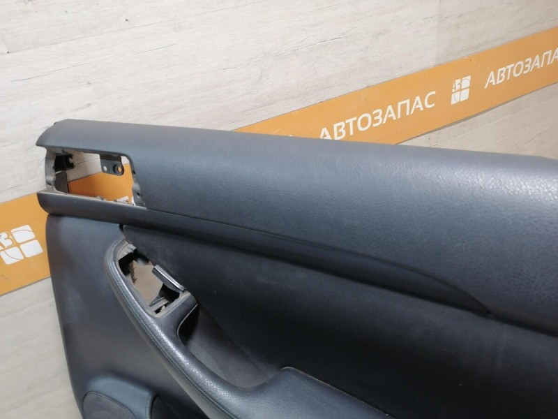 Avensis 2 обшивка двери задняя правая эл
