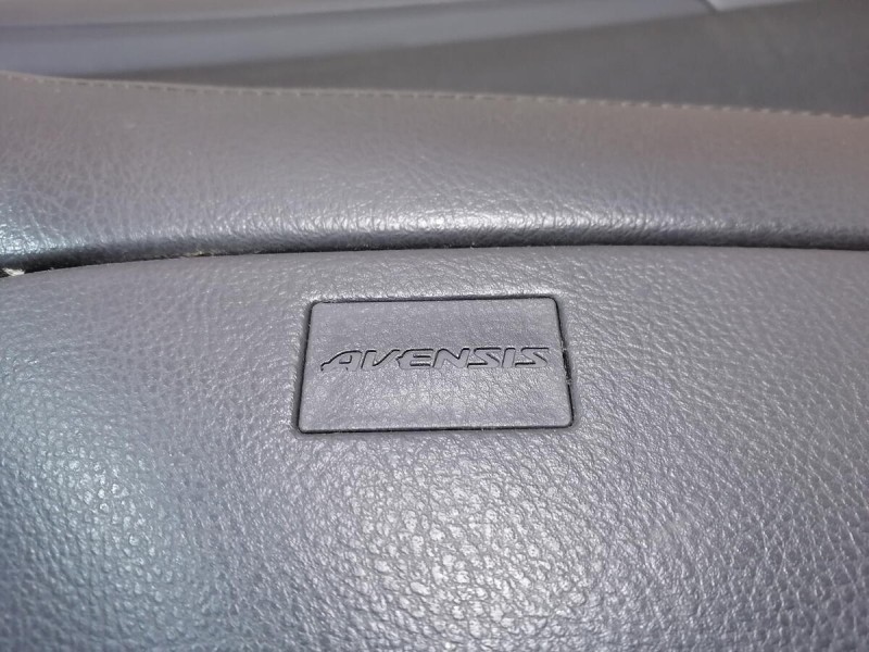 Avensis 2 обшивка двери задняя правая эл