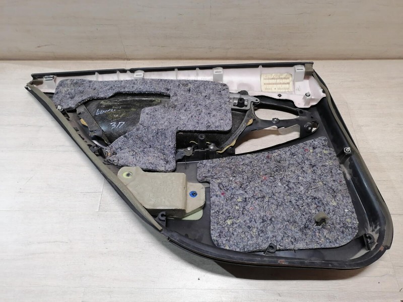 Camry v40 обшивка двери задняя правая эл кожа