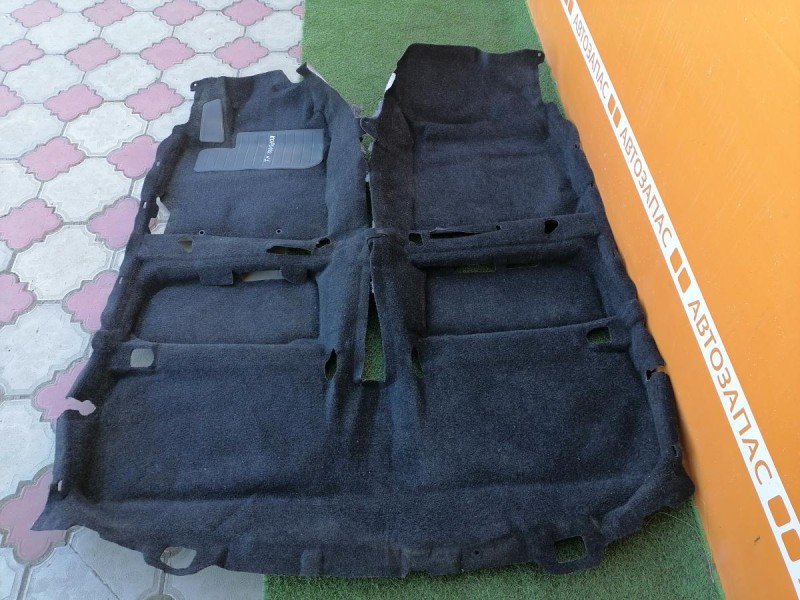 Corolla пол салона