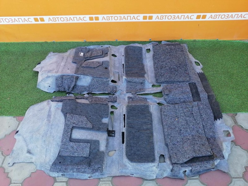 Corolla пол салона