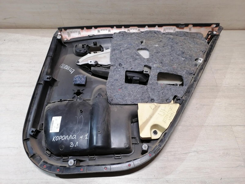 Corolla 150  №1 обшивка двери задняя левая мех деф