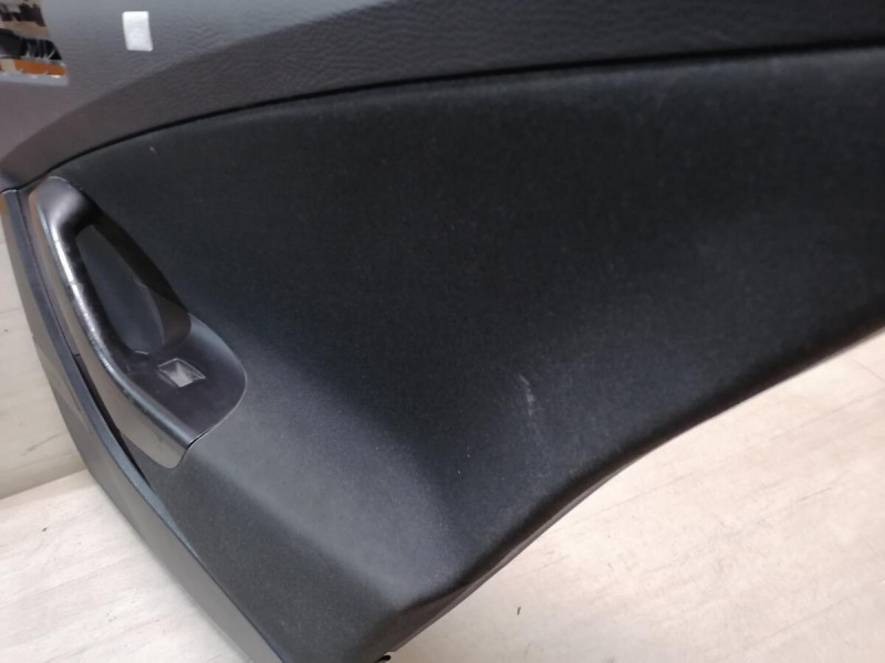 Passat B6 обшивка двери передняя правая эл деф