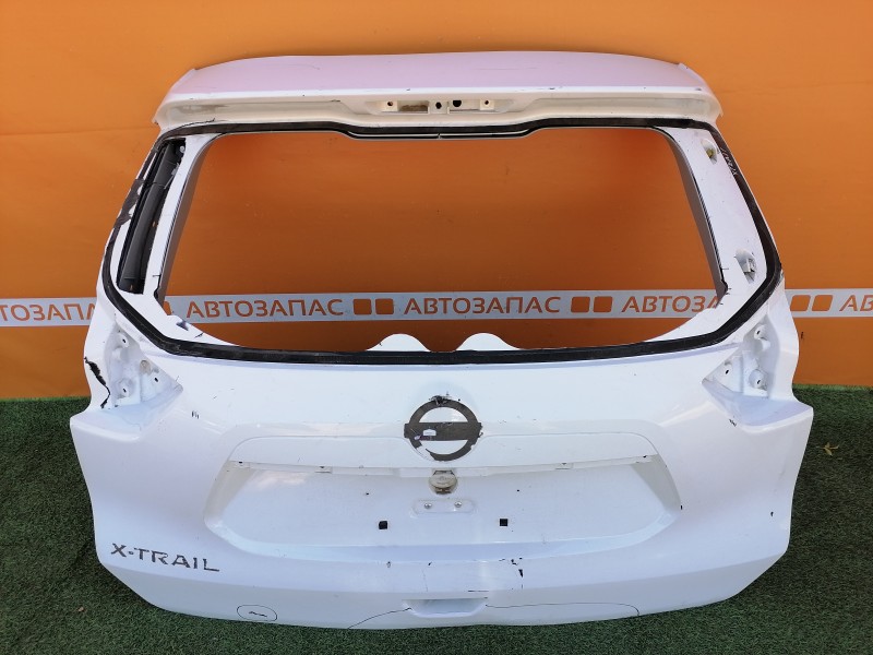 X-Trail T-32 крышка багажника деф