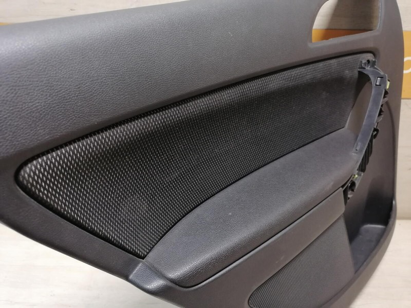 Yeti обшивка двери задняя левая эл