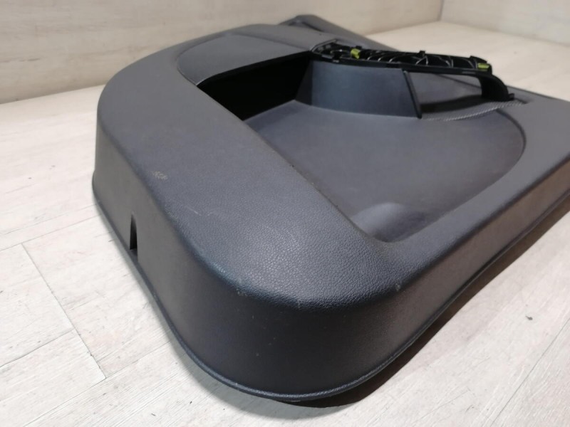 Yeti обшивка двери задняя левая эл