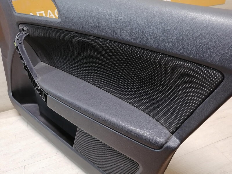 Yeti обшивка двери передняя правая эл