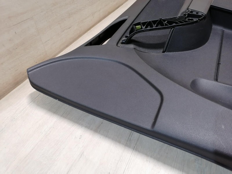 Yeti обшивка двери передняя правая эл