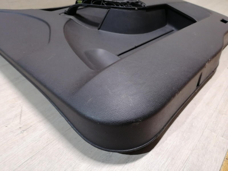 Yeti обшивка двери передняя правая эл