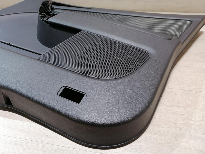 Yeti обшивка двери передняя правая эл