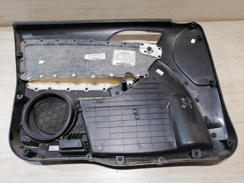 Yeti обшивка двери передняя правая эл