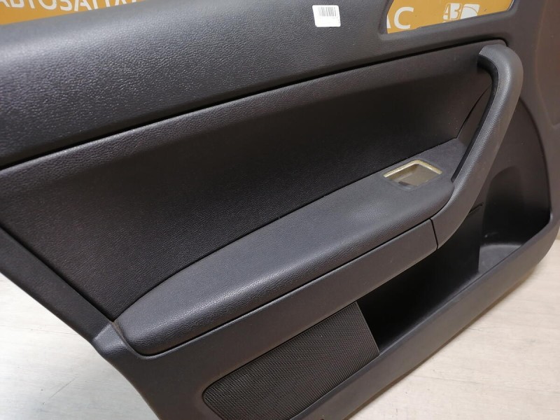 Yeti обшивка двери передняя левая эл