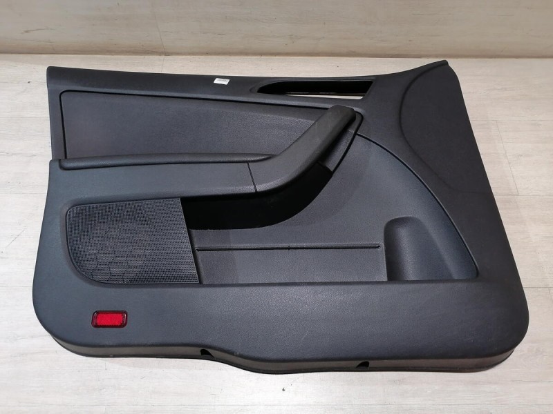 Yeti обшивка двери передняя левая эл