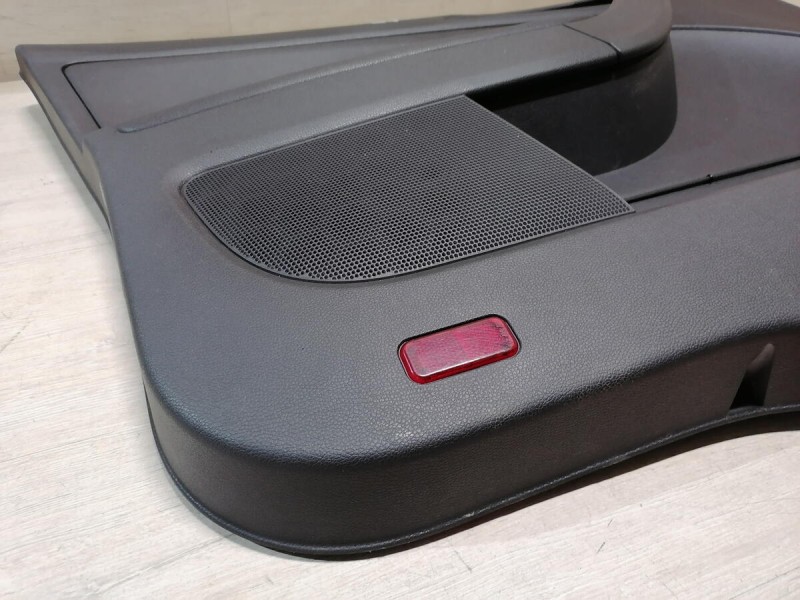 Yeti обшивка двери передняя левая эл